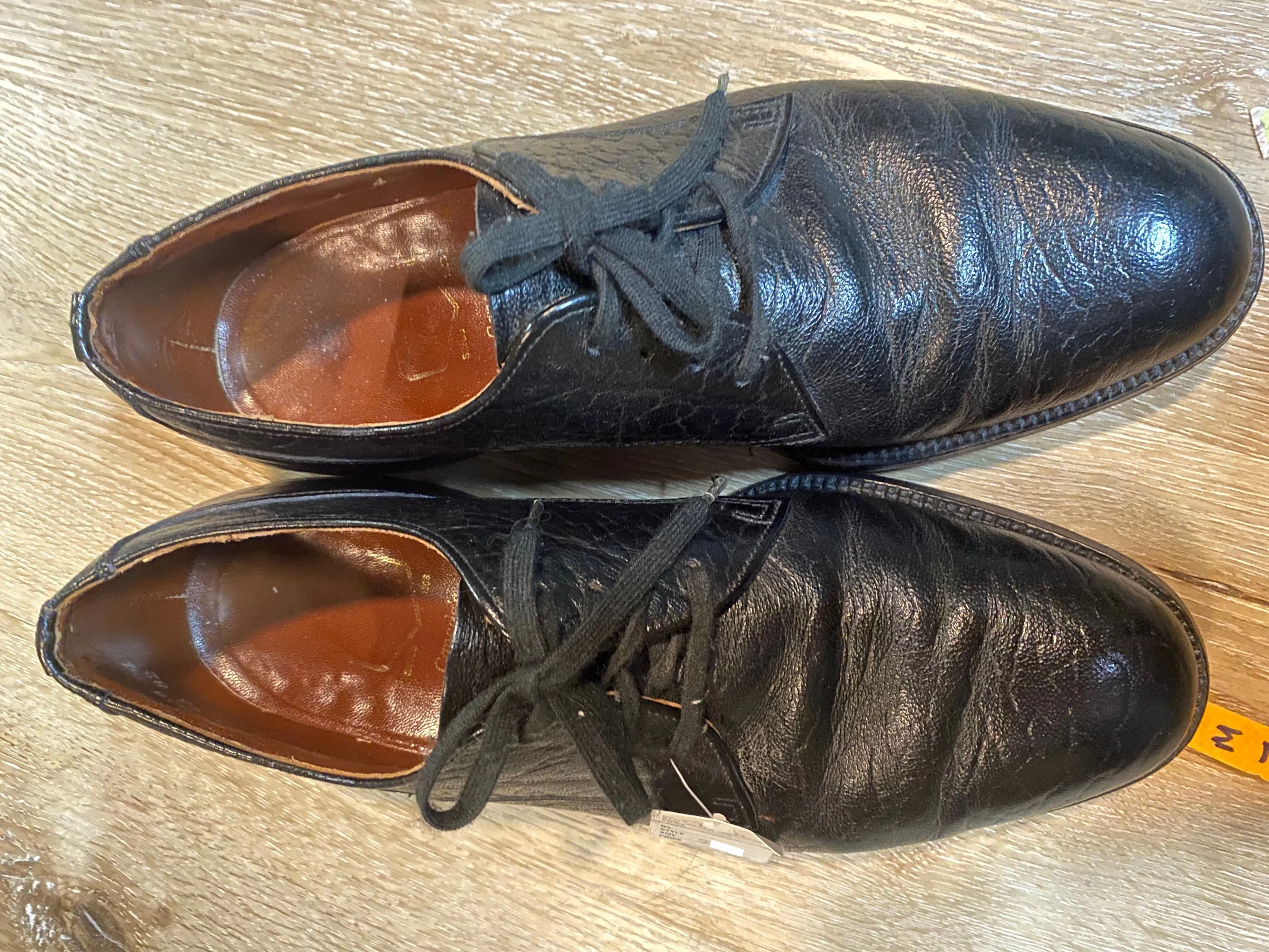 Hartt Derby Shoes 7M 39/40 (Canada)