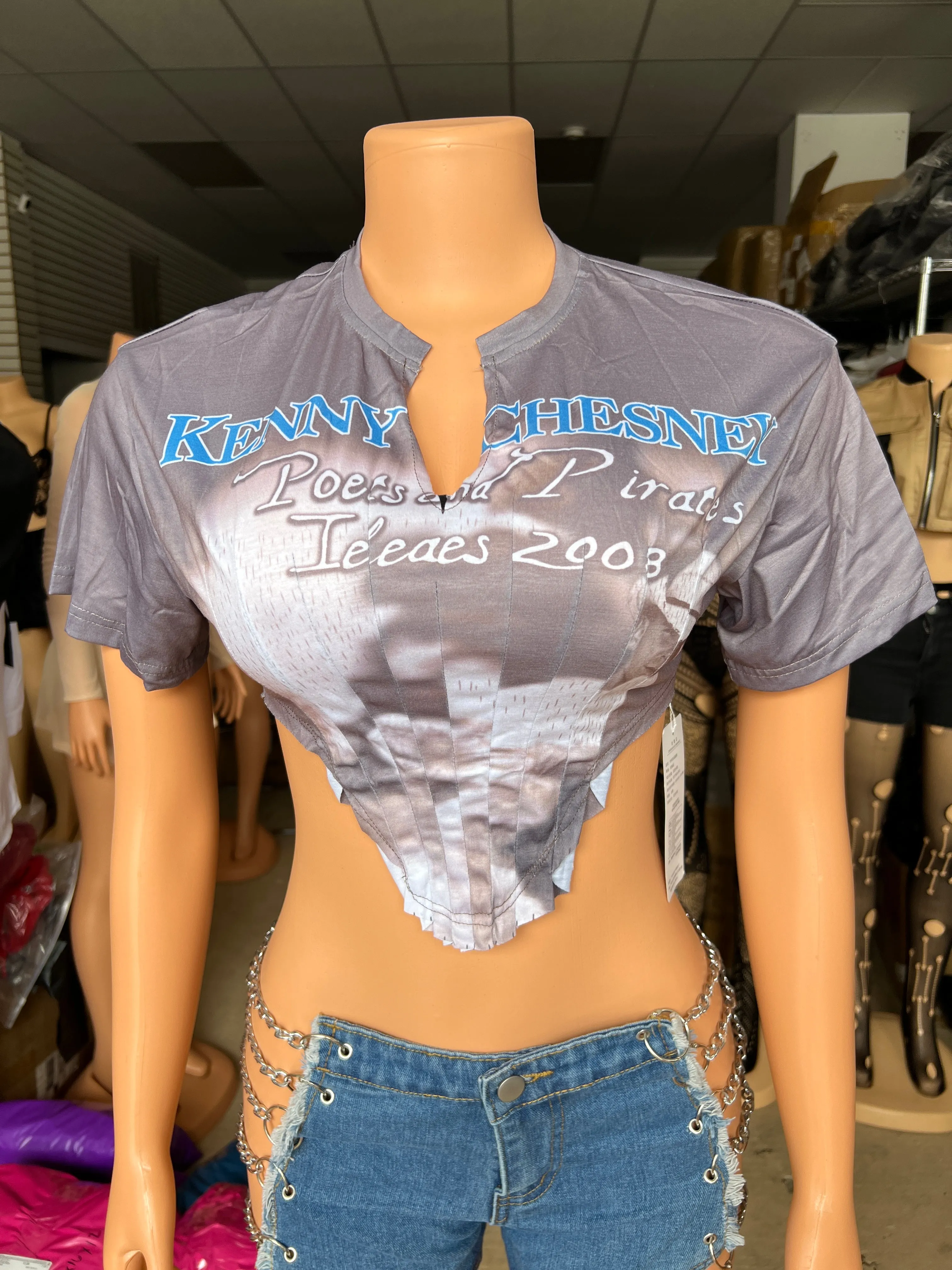 MB FASHION Distressed Cropped Graphic Tee 6204AT