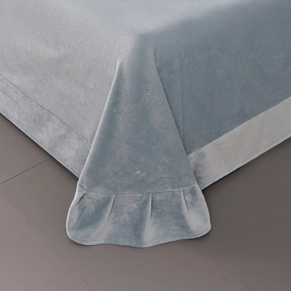 Premium Soft Stereoscopic Floral Trimmed Milk Velvet Bed Sheet Set