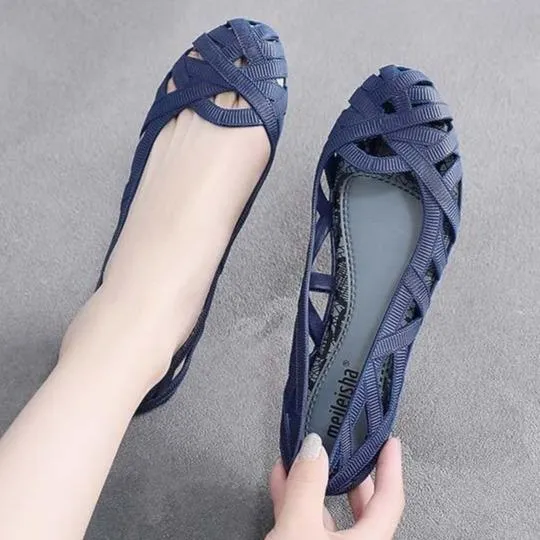 Women's closed toe hollow flats summer breathable beach sandals