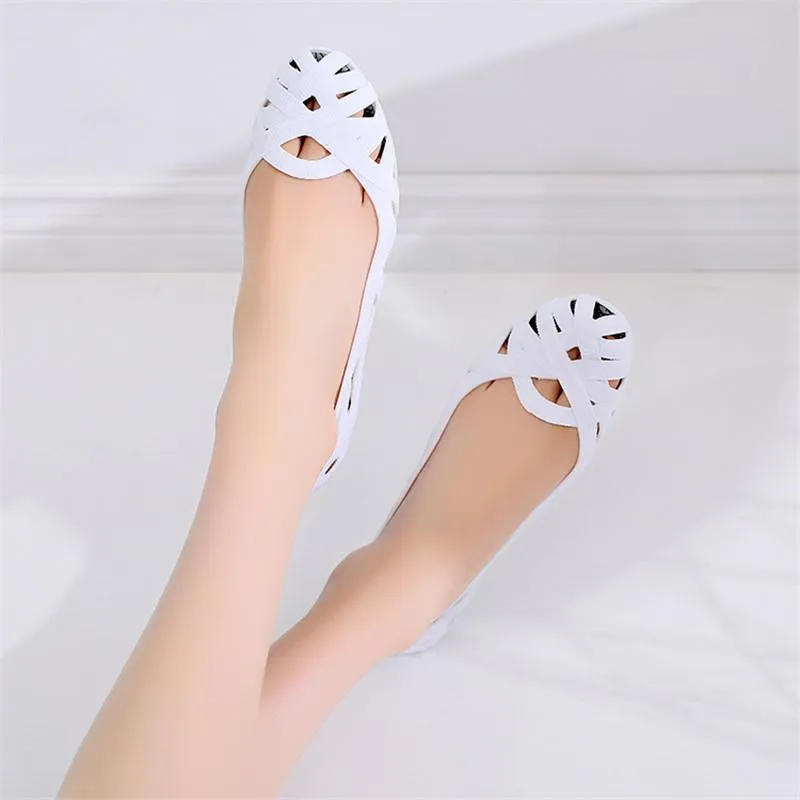 Women's closed toe hollow flats summer breathable beach sandals
