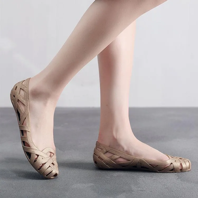 Women's closed toe hollow flats summer breathable beach sandals