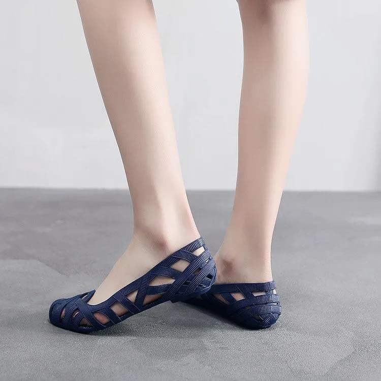 Women's closed toe hollow flats summer breathable beach sandals